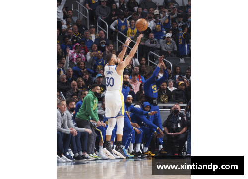 必一运动2974个三分历史第一！NBA官方连续庆祝，全美转发库里纪录消息 - 副本